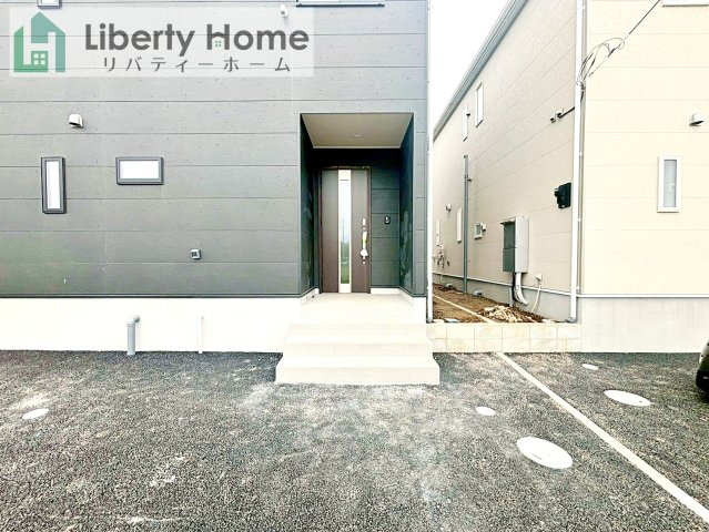 常総市本石下第12　新築戸建　5号棟のエントランス