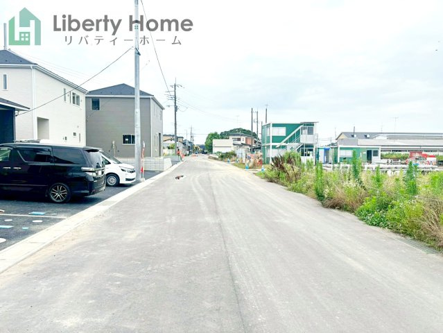 常総市本石下第12　新築戸建　5号棟の前面道路含む現地写真
