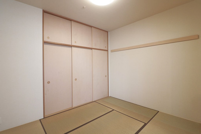 【和室】 | パークシティ大阪サウスガーデンズコート | 和室6帖。家事や育児にも使いやすく、来客時の宿泊にも対応可能！ご家族の暮らしに寄り添う一室です。