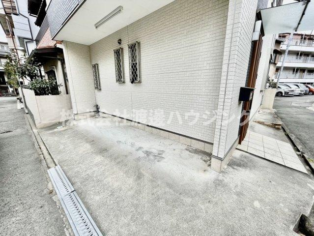 相生通2丁目貸家の駐車場