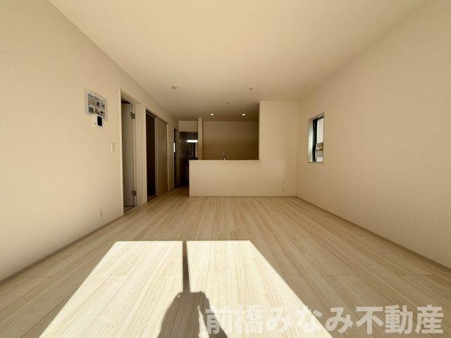 高崎市石原町第24　２号棟(全６棟)　リーブルガーデン　新築建売分譲の居間・リビング|使いやすい居間です