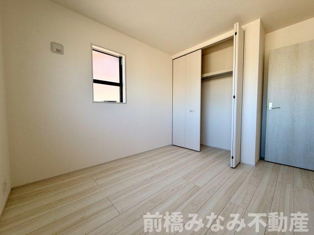 高崎市石原町第24　２号棟(全６棟)　リーブルガーデン　新築建売分譲の洋室|落ち着いた色調の洋室です