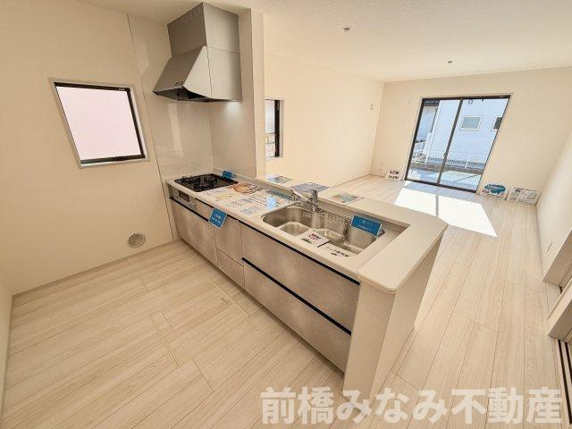 高崎市石原町第24　２号棟(全６棟)　リーブルガーデン　新築建売分譲のキッチン|きれいなキッチンです