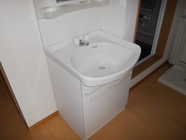 リヴェール市川Ｃ棟の独立洗面台