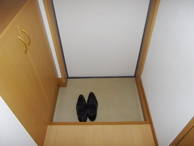 リヴェール市川Ｃ棟の玄関