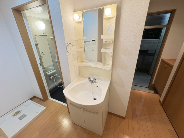 リヴェール市川Ｃ棟の独立洗面台
