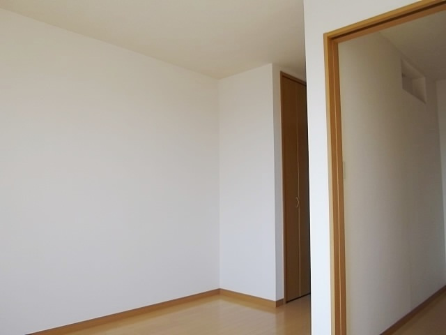 リヴェール市川Ｃ棟の洋室