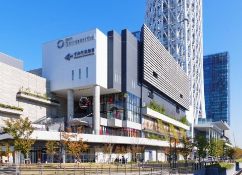 Ｌａ　Ｐａｉｘ　Ｓｋｙｔｒｅｅの周辺