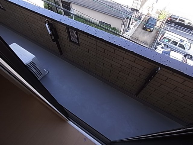 神戸市兵庫区中道通９丁目のアパートのバルコニー