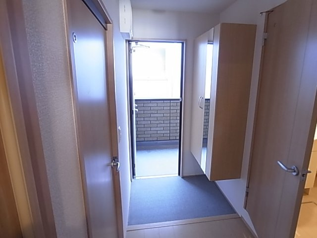 神戸市兵庫区中道通９丁目のアパートの玄関