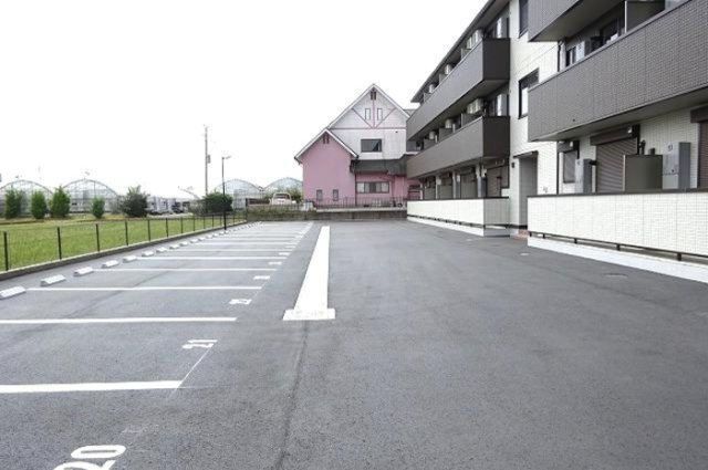 レフィナードの駐車場|駐車場