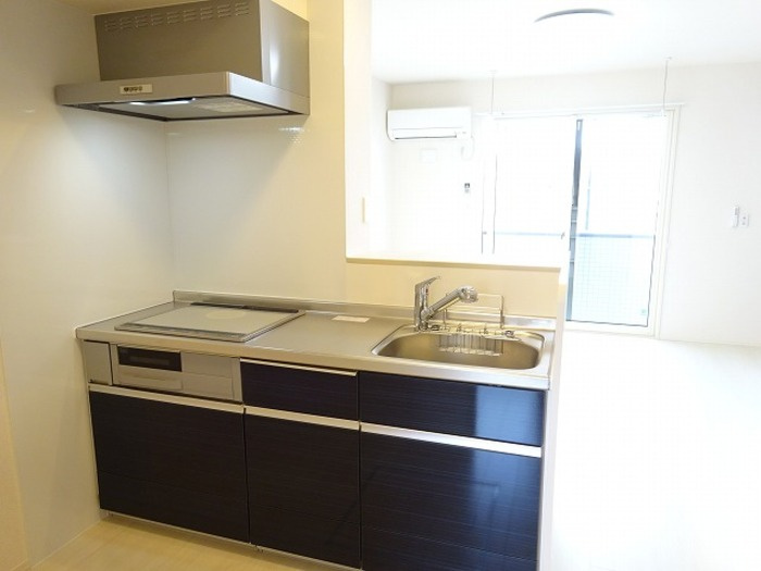 レフィナードのキッチン|対面式IHシステムキッチン