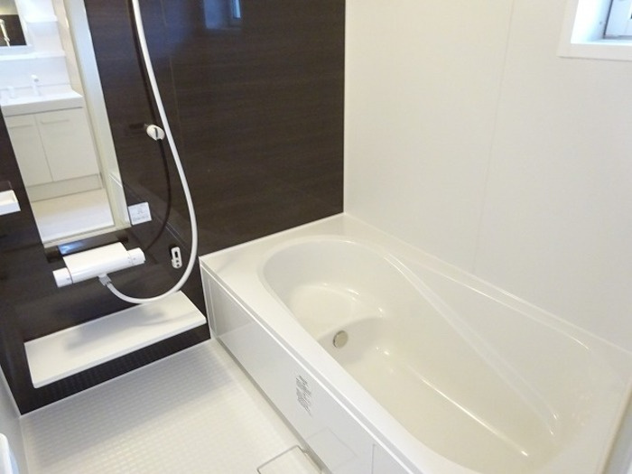 レフィナードの浴室|追い焚き給湯式浴室