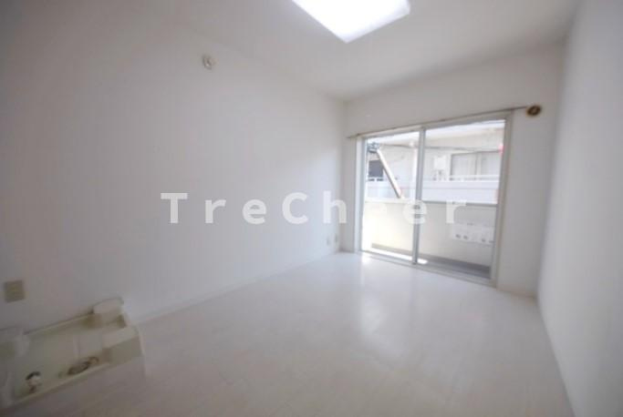 エルミ千駄木の洋室