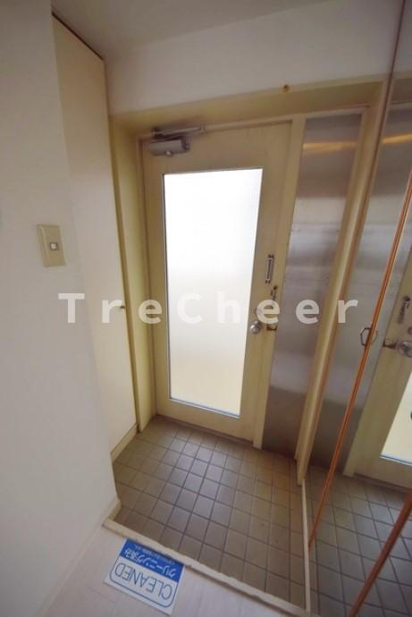 エルミ千駄木の玄関