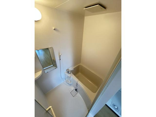 ローズレジデンス西八代の浴室