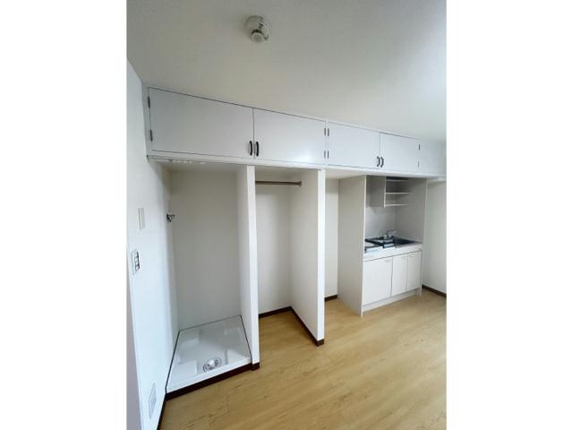 ローズレジデンス西八代の洋室