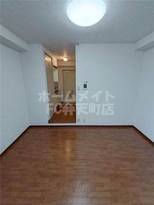 【居間・リビング】 | マルシェ九条 | ゆったり過ごせる居間です