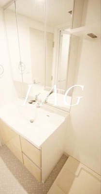 【洗面所】 | メディオ月島 | 洗面台です。