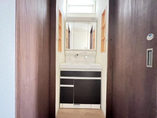 瓦宮二丁目中古戸建の独立洗面台