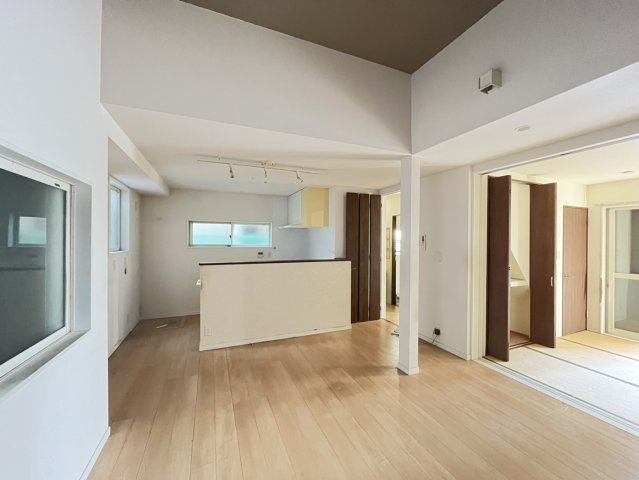 瓦宮二丁目中古戸建の居間・リビング