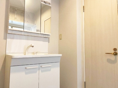 【独立洗面台】 | フォートレスフタミ | 忙しい朝に便利な洗髪洗面化粧台付