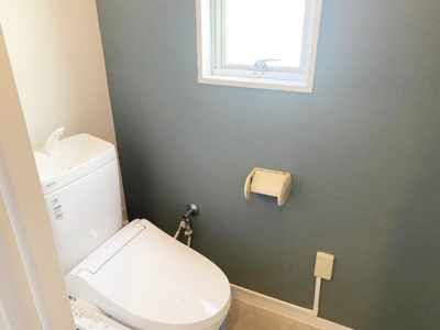 【トイレ】 | フォートレスフタミ | トイレには快適な温水洗浄便座付き