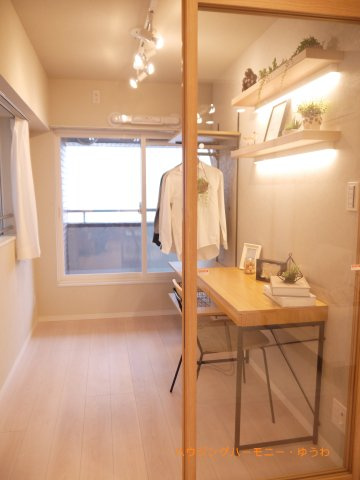 【洋室】 | 宏和マンション池袋 | うららかな陽射しがどのお部屋にも降り注ぎますように、快適さを追求した間取設計