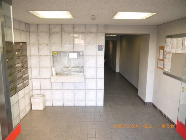 【その他共用部分】 | 宏和マンション池袋 | 清潔感と歓迎感があるエントランスホールとなります。