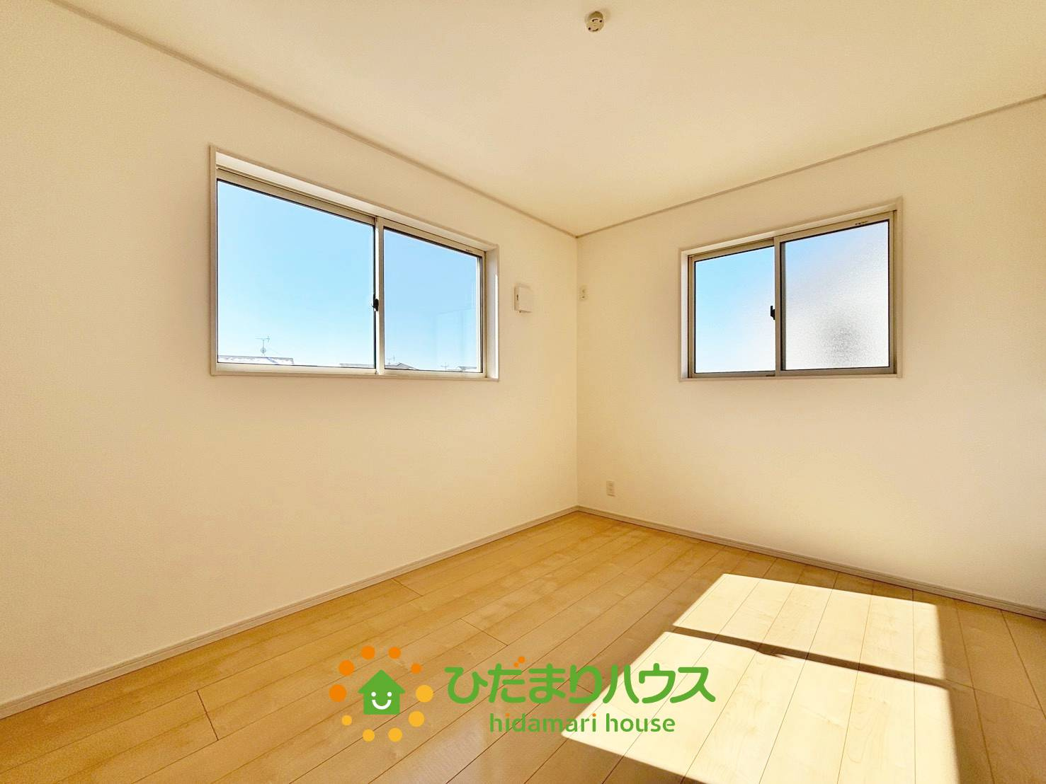 古河市女沼　中古一戸建ての洋室