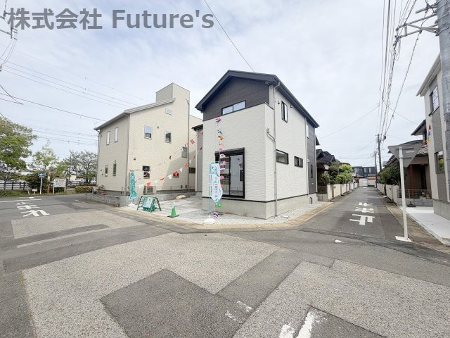 三郷市上彦名　新築戸建　全1棟の前面道路含む現地写真|前面道路含む現地写真です。