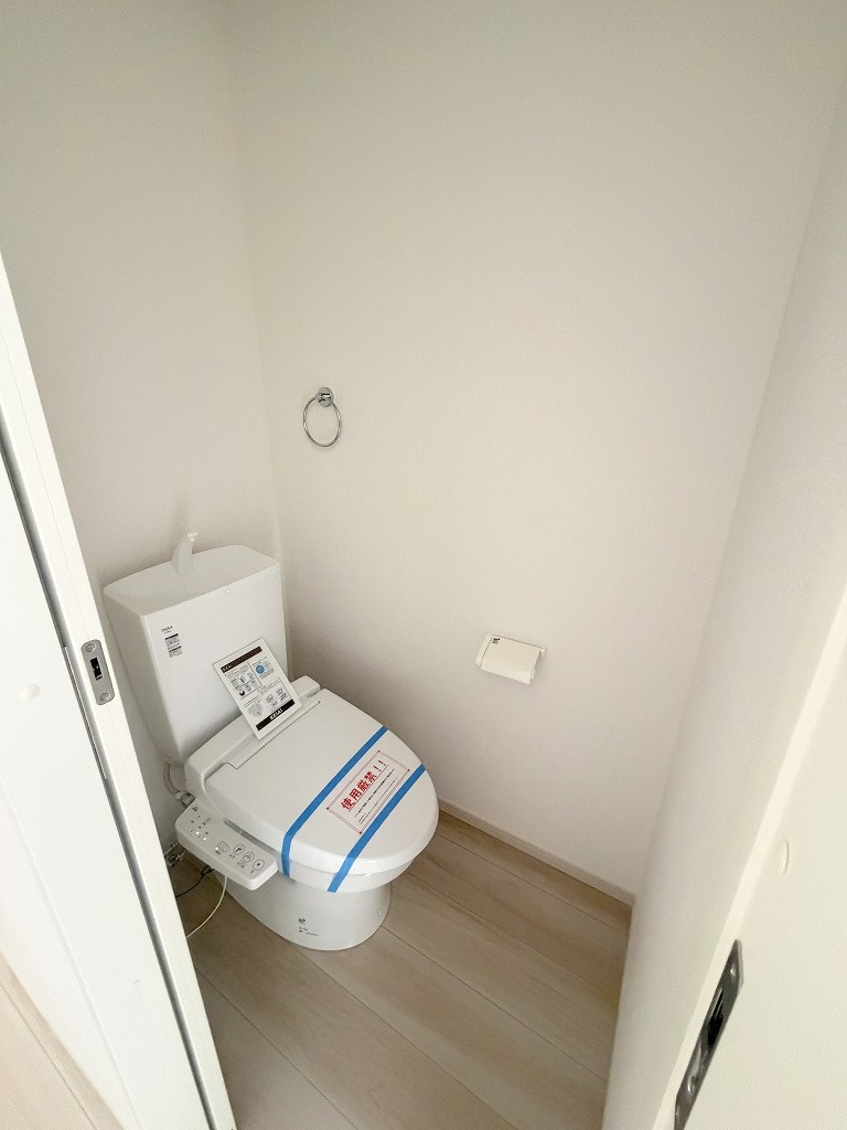 三郷市上彦名　新築戸建　全1棟のトイレ|2階のトイレです