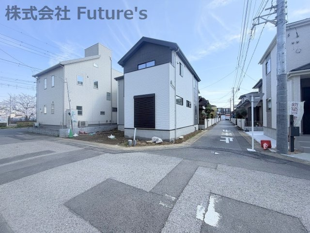 三郷市上彦名　新築戸建　全1棟の前面道路含む現地写真|前面道路含む現地写真です。