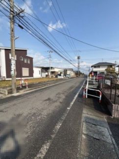 【前面道路含む現地写真】