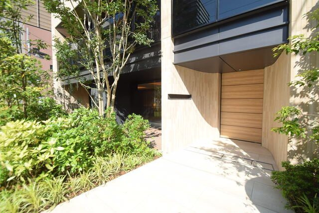 ザ・ライオンズミレス蔵前のエントランス