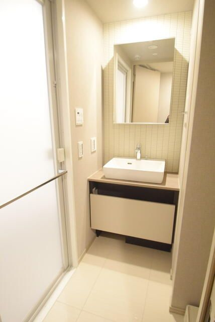 ザ・ライオンズミレス蔵前の独立洗面台