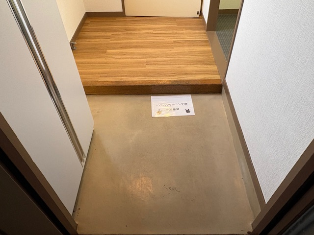 笹屋マンションの玄関