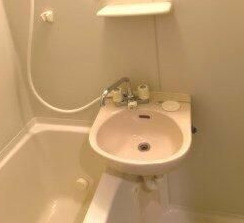 ルーブル新宿の洗面所