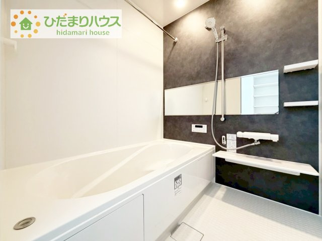 【浴室】 | 取手市井野9期　新築戸建　2号棟 | 清潔感のある浴室は自分一人のリラックス空間を演出してくれます。もちろんお子様と一緒でも十分な広さがあり快適です(^^♪
