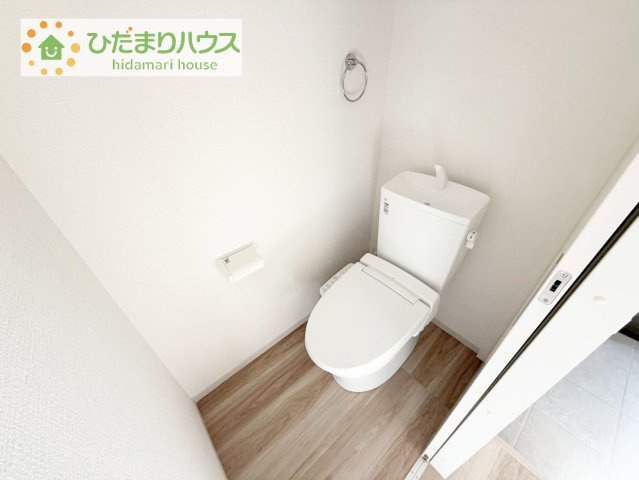 【トイレ】 | 取手市井野9期　新築戸建　2号棟 | 1・2階にトイレあり。階段を降りなくてもいいので、高齢者の方も優しい☆彡