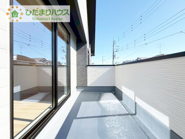 【バルコニー】 | 取手市井野9期　新築戸建　2号棟 | 広々としたバルコニーは、大量の洗濯物を干しても余裕！お布団だって、家族全員分をいっきに干せますね(^O^)
