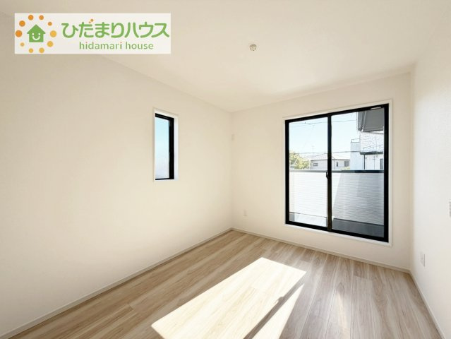 【洋室】 | 取手市井野9期　新築戸建　2号棟 | 窓が多く、明るい空間を演出してくれます(*^^*)