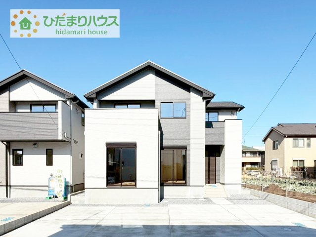 【外観】 | 取手市井野9期　新築戸建　2号棟 | 白を基調とした明るい印象を受ける外観です！