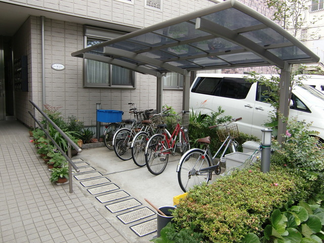 メゾンマーキュリーのその他共用部分|★屋根付き自転車駐輪場★