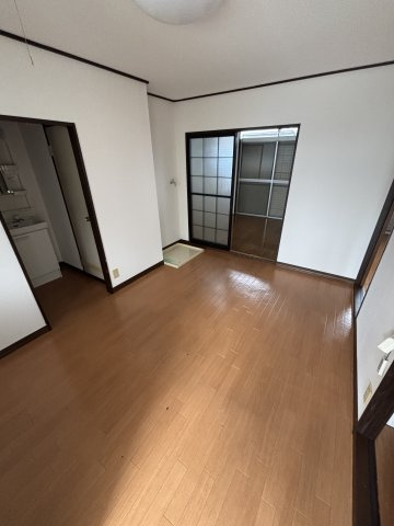 ファミール清水の居間・リビング