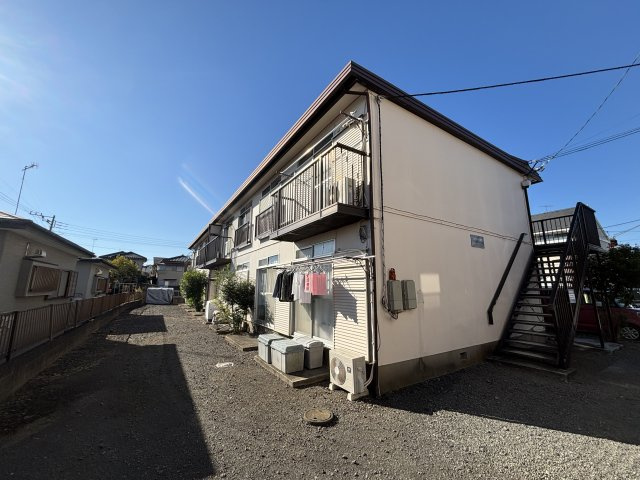 ファミール清水の外観