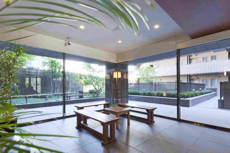 キャメロット上永谷のエントランス|ゆとりのあるエントランスです