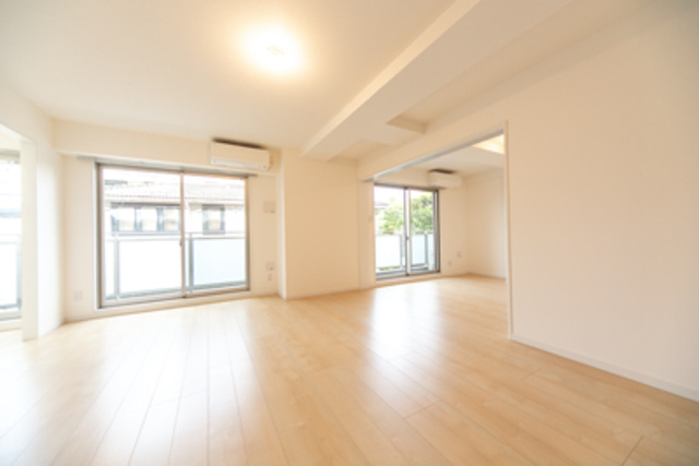 Ｃｏｕｒｔ　Ｈａｔｓｕｄａｉの居間・リビング|※写真は同タイプ住戸です。