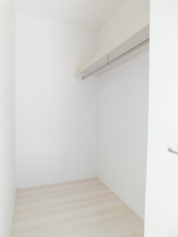 北名古屋市中之郷八反の新築一戸建の収納|◇大容量ウォークインクローゼット◇　　大きな荷物もしっかり収納できます！　