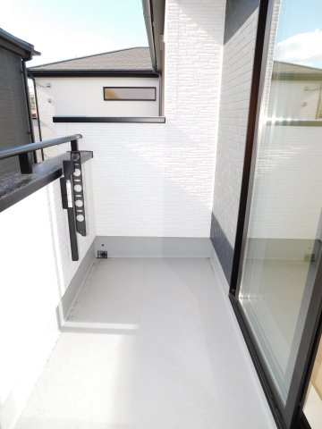 北名古屋市中之郷八反の新築一戸建のバルコニー|◇バルコニー◇　　陽当り良好な南面ワイドバルコニー♪